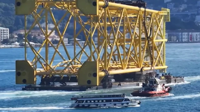 Dev platform İstanbul Boğazı'ndan geçti: Romanya'nın enerji hattına gidiyor
