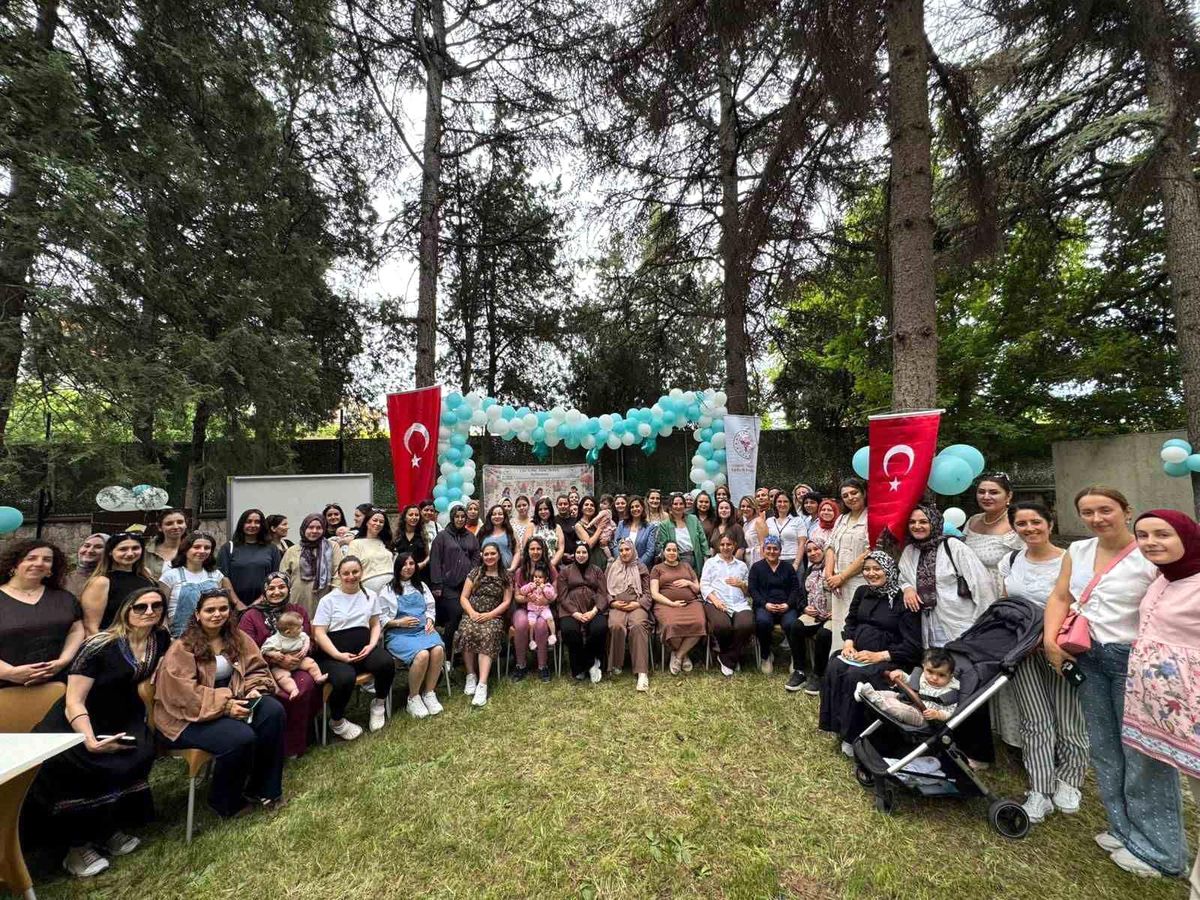 Eskişehir'de 'Ebe-Gebe-Anne-Bebek Buluşması Etkinliği' düzenlendi