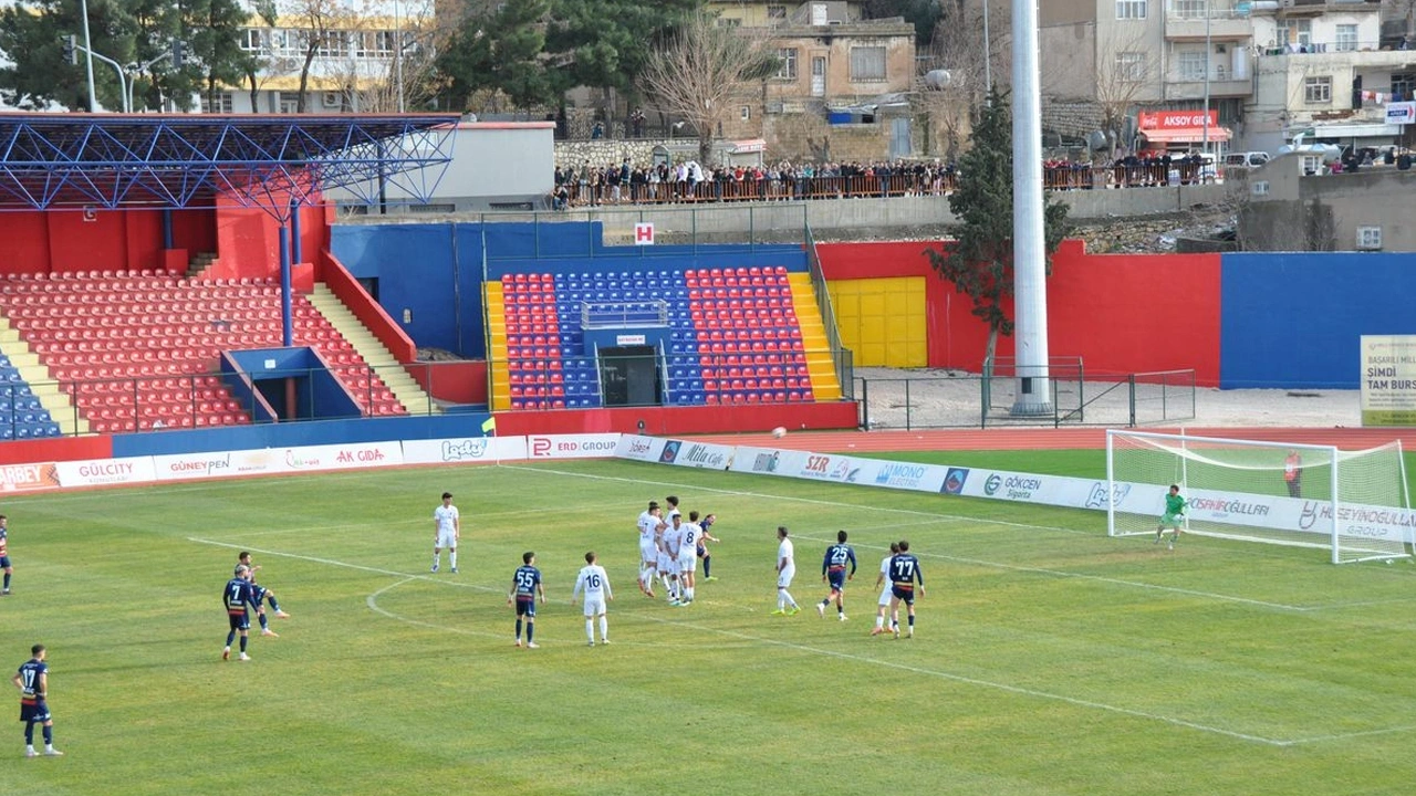 TFF 1. Lig'e çıkıp 34 yaşındaki kalece imza attırdı