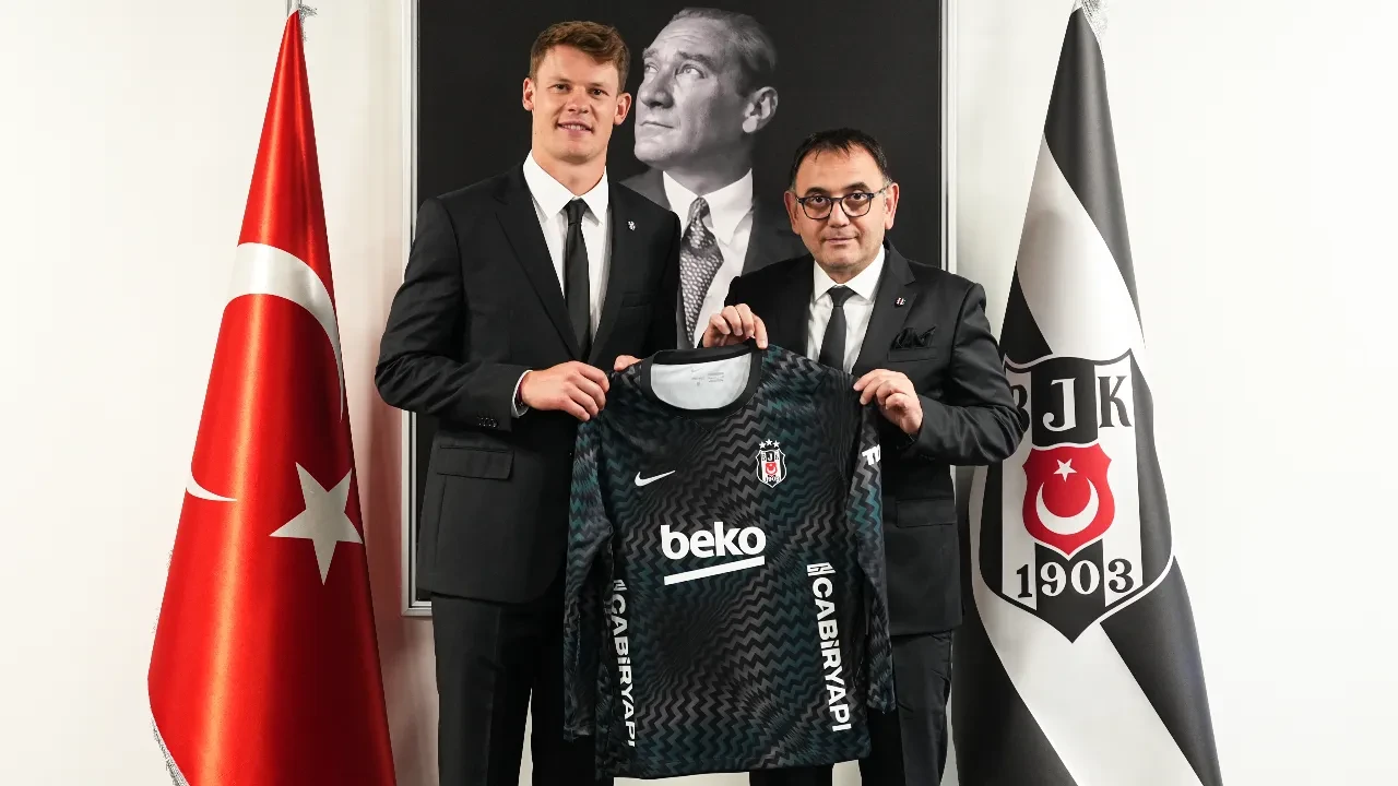 Beşiktaş, Alexander Nübel'i kadrosuna kattı! Alman kaleciyle 3 yıllık sözleşme imzalandı