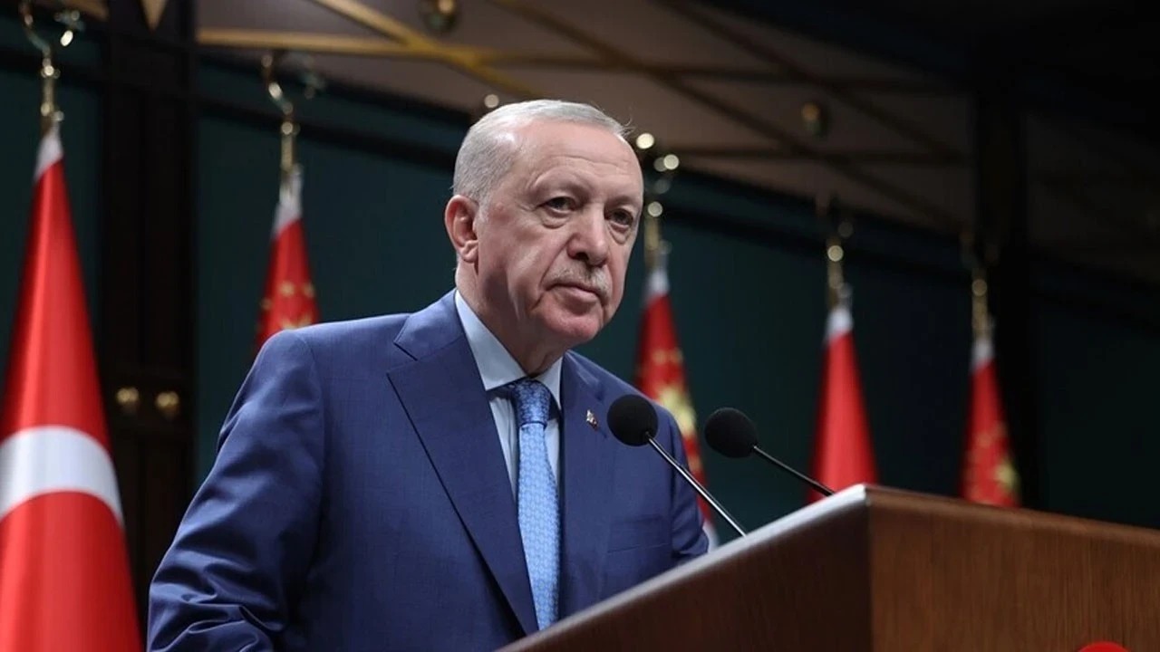 Cumhurbaşkanı Erdoğan'dan Aziz Yıldırım'a tebrik telefonu