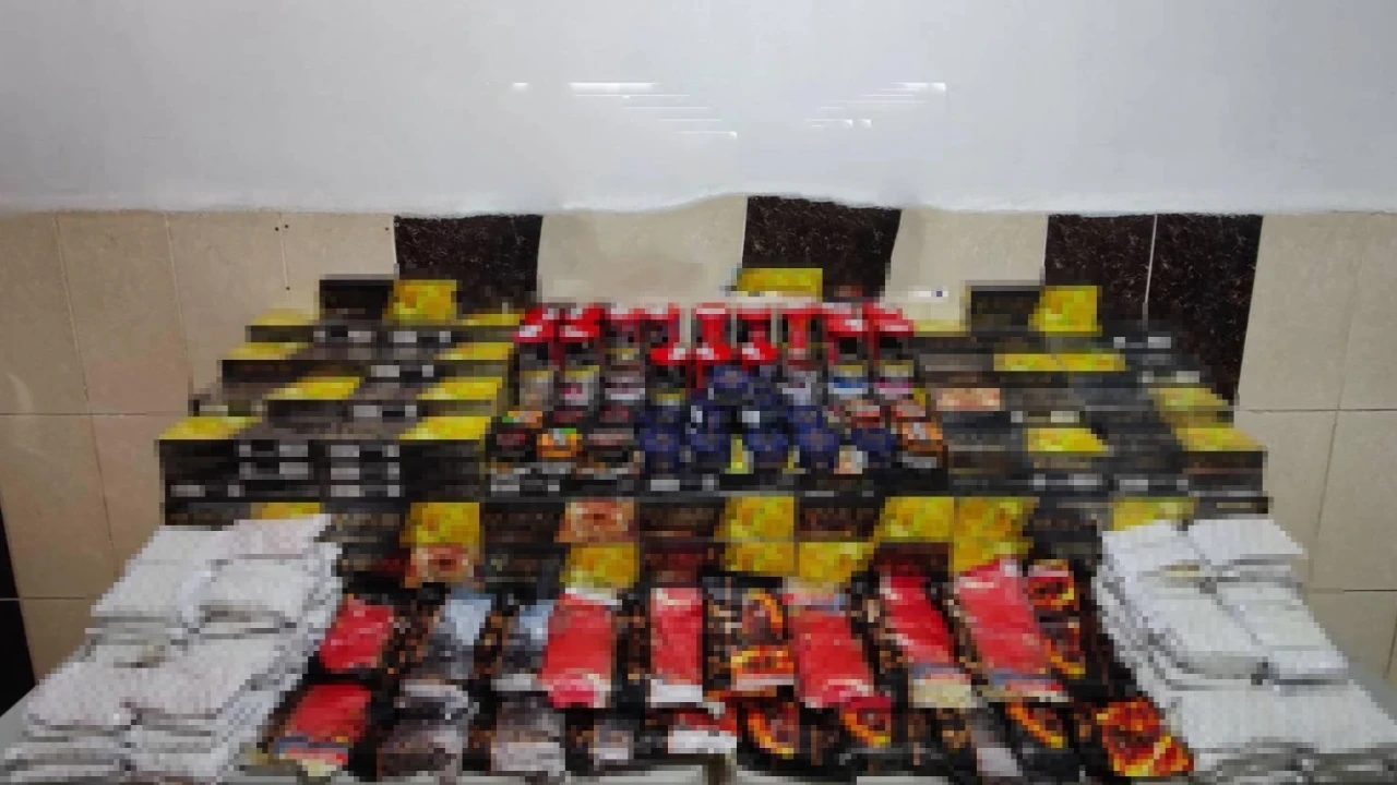 Kargo yoluyla gönderilecekti: Milyonluk kaçak ürün yakalandı