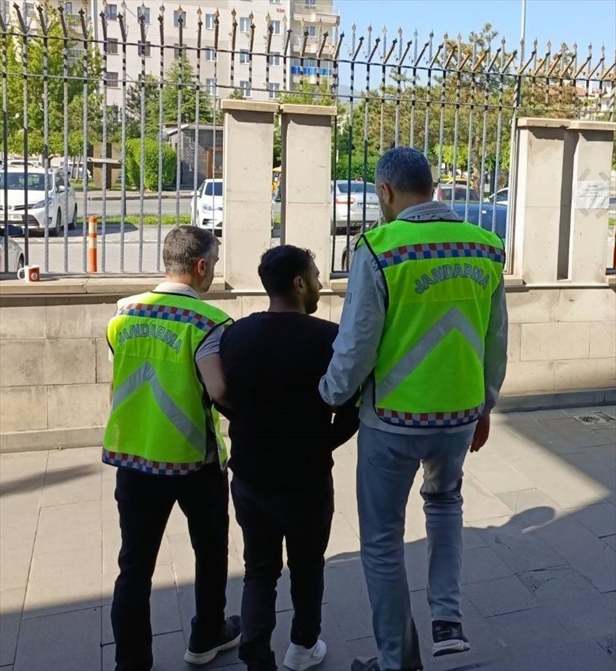 Muş merkezli dolandırıcılık operasyonunda 7 şüpheli yakalandı