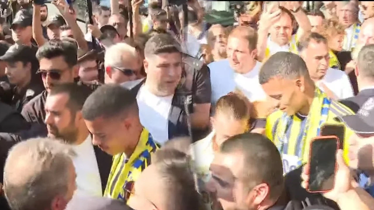 Fenerbahçe'nin yeni transferi Mason Greenwood İstanbul'da! İşte ilk sözleri
