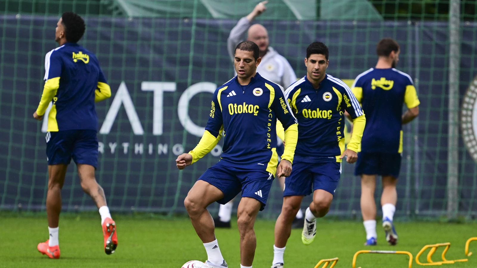 Diego Carlos, Fenerbahçe'nin Avusturya kampına katıldı