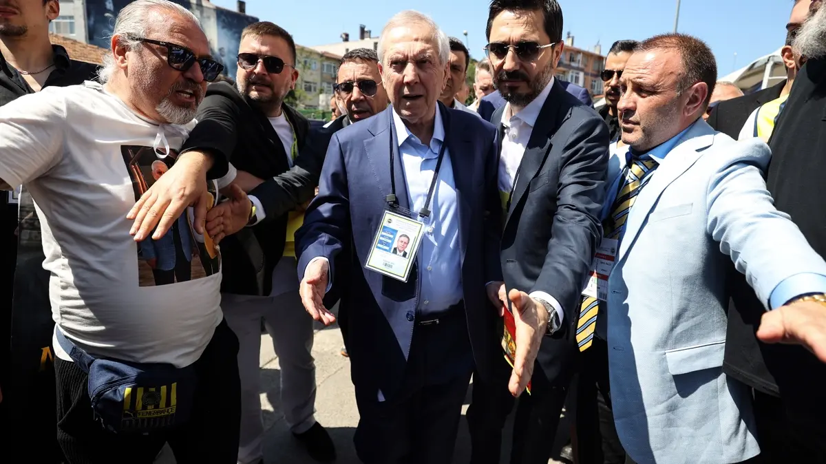 Aziz Yıldırım'ın ekibinden teknik direktör açıklaması! "4 aday arasında oylama yapacağız"