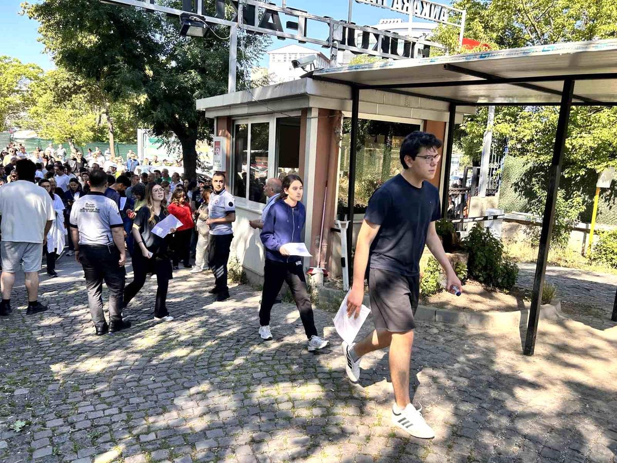 YKS'nin ikinci oturumu AYT başladı