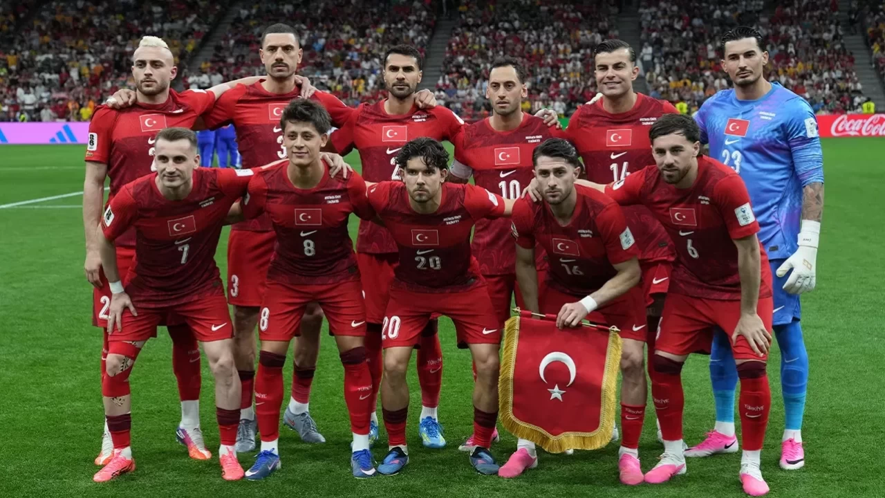 Türkiye-Paraguay maçında ilk 11’ler açıklandı! Montella’dan kritik değişiklik