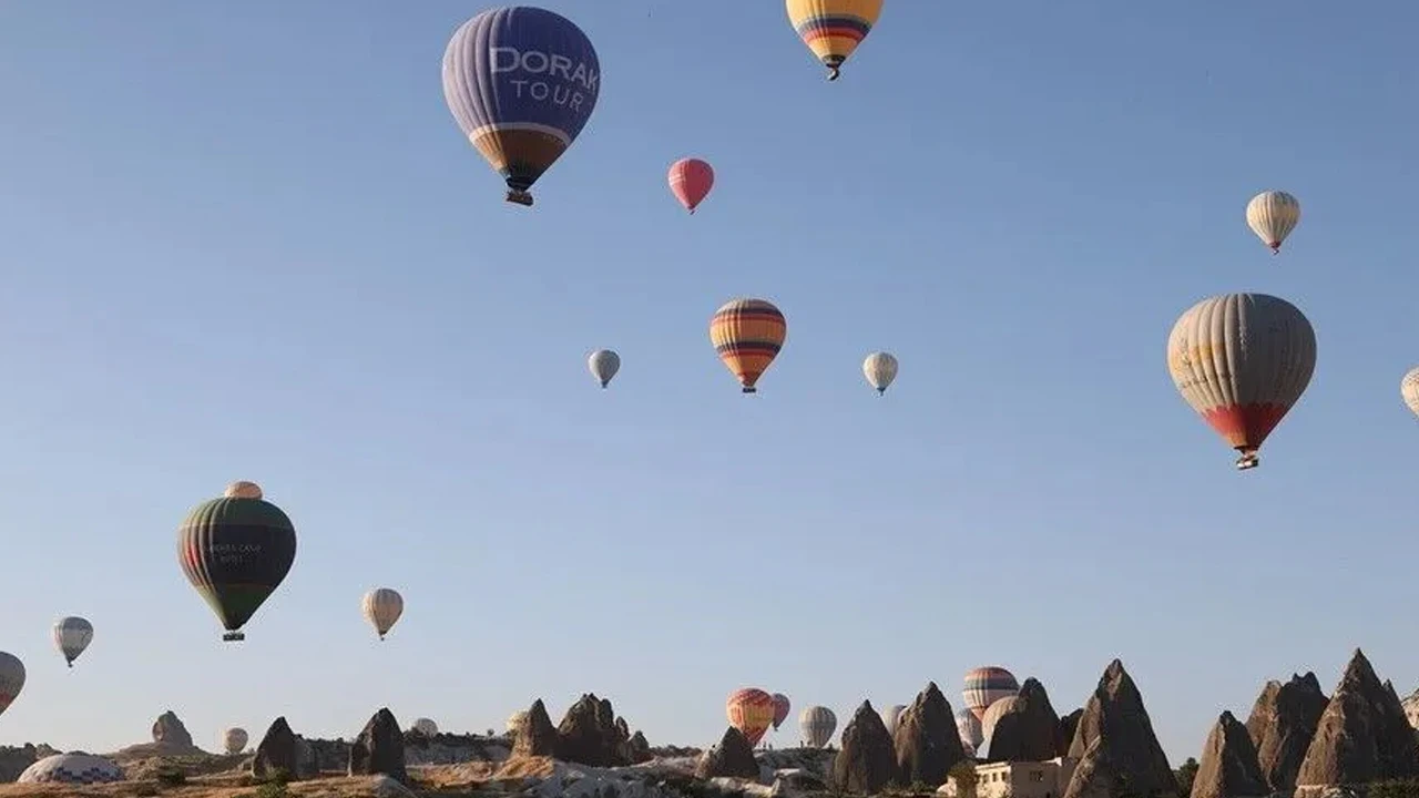 Kapadokya'da balon turuna hava engeli