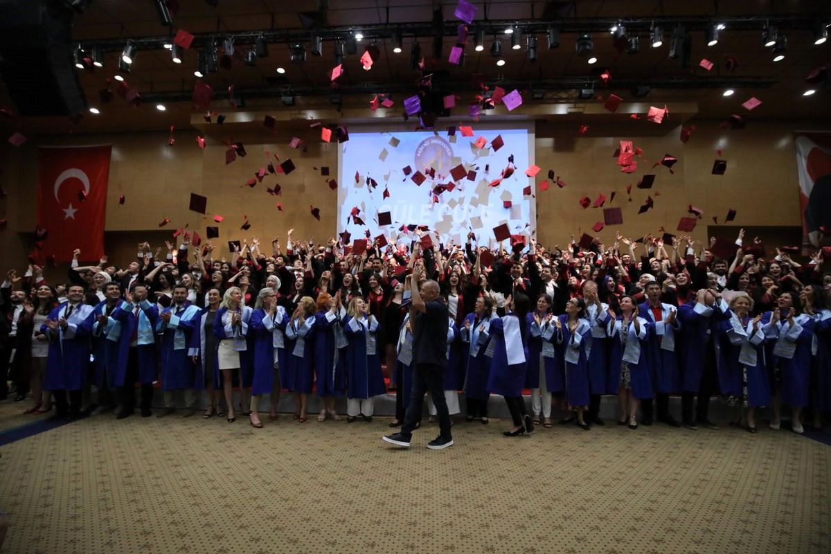 Akdeniz'de 238 yeni hekim mezuniyet coşkusu