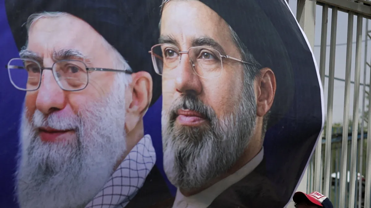 İran lideri Hamaney, babasının öldürülmesinin 'intikamının' alınacağı sözünü verdi