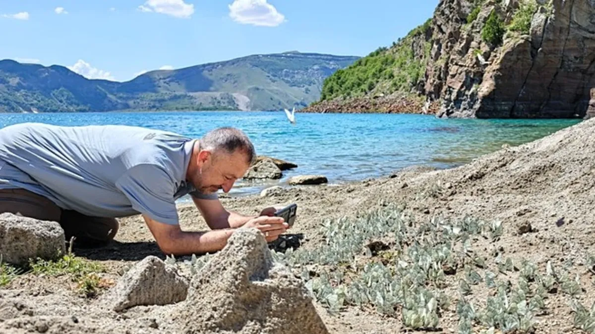 Nemrut Krater Gölü'nde 20 yılın rekor manzarası! İşte o tarihi görüntüler…