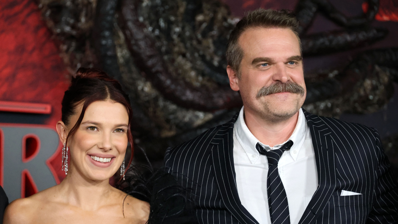 Baba-kız yeniden bir arada: Millie Bobby Brown ve David Harbour, Netflix’in yeni dizisinde buluşuyor