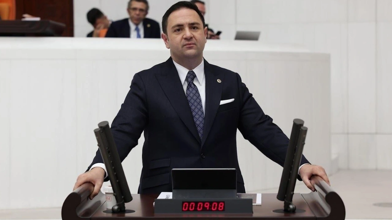 Yeni partide olmayacak iddiasına Umut Akdoğan'dan açıklama