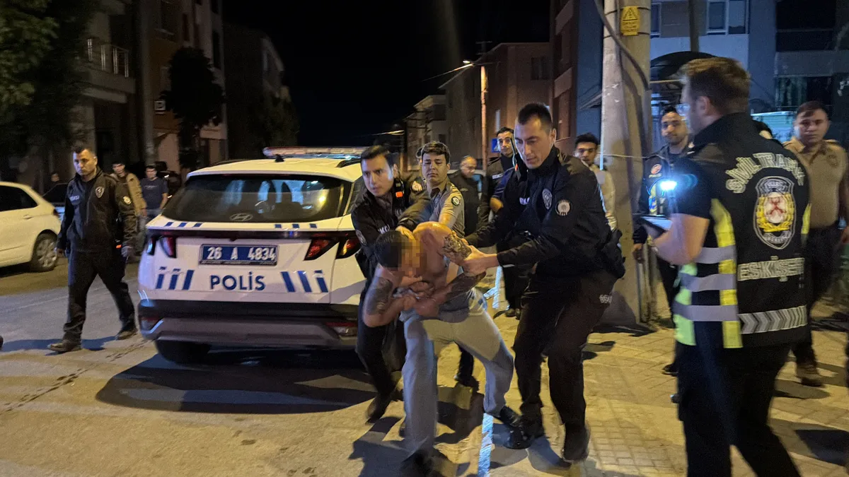'Dur' ihtarına kaçış! Polise direndi, biber gazıyla etkisiz hale getirildi