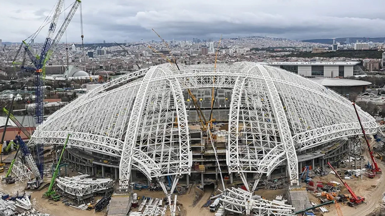 Türkiye'nin en büyük 3. stadının inşaatı sürerken kötü haber geldi: UEFA duyurdu