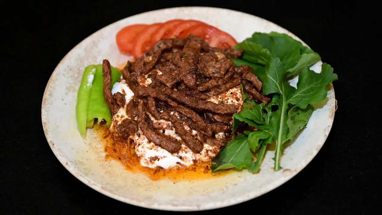 Ege mutfağının sevilen lezzeti: Çökertme kebabı tarifi