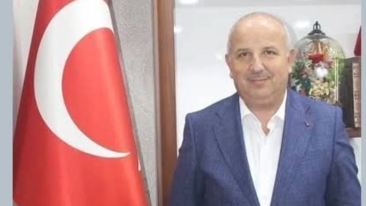 AKP'li belediye başkanına rüşvetten hapis cezası