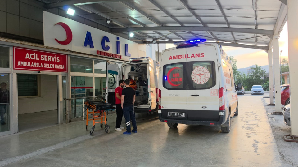 Adana'da silahlı saldırıya uğrayan baba ve oğlu hayatını kaybetti