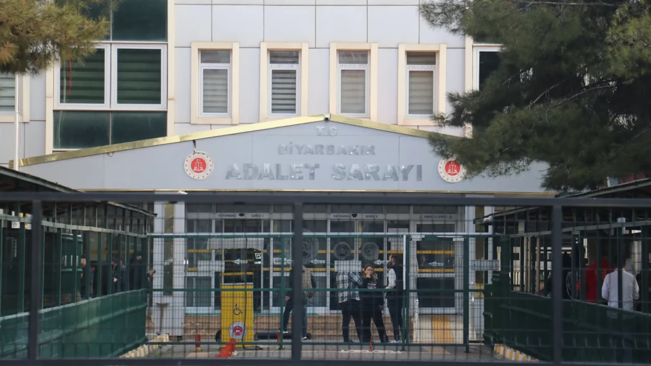 12 yaşındaki kız çocuğunu evlenmek için kaçıran adama hapis cezası!
