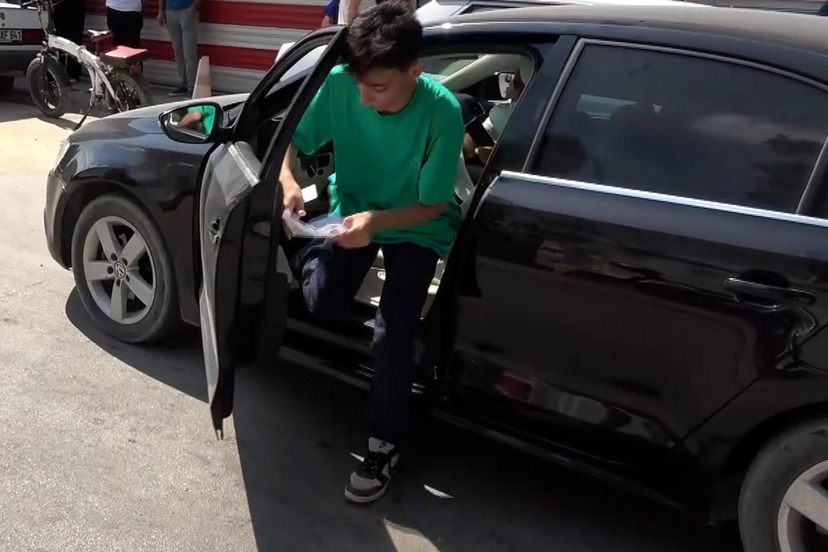 Sınava 1 dakika kala yetişti ama unuttuğu bir şey vardı