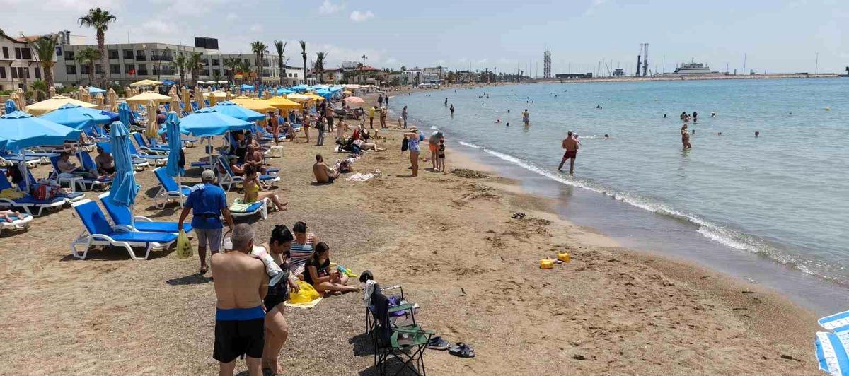 Mersin'de deniz sezonu başladı: Rus uçuşlarının iptali bölge turizmini etkiledi