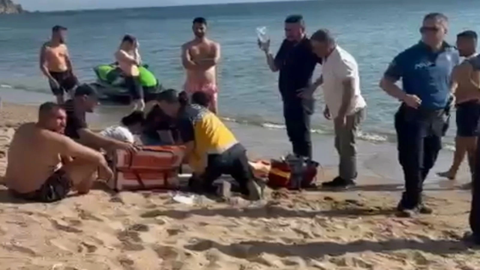 Kocaeli'de denize giren 2 kardeşten biri boğuldu