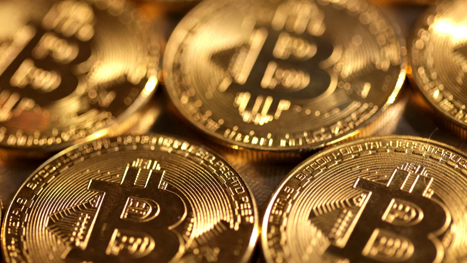 Bitcoin 21 ayın en düşük seviyelerinden toparlanıyor