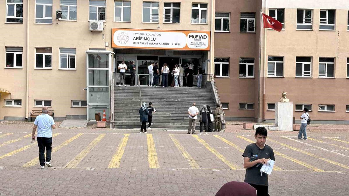 Kayseri'de LGS heyecanı başladı