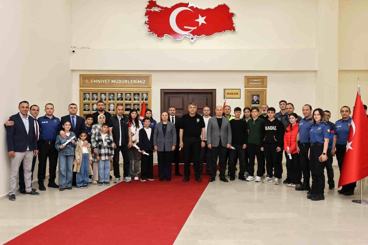 "Biz Bize Yeteriz" dediler, çocukların eğitimine gönüllü destek oldular