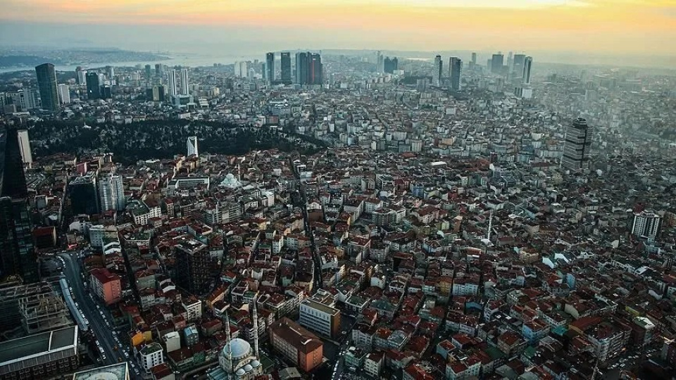 Yabancılar daha az konut aldı, daha çok harcadı