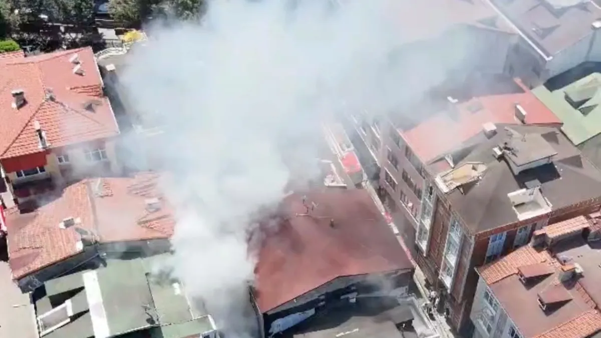 Derin dondurucudan çıktığı iddia edilen yangın tüm binayı sardı