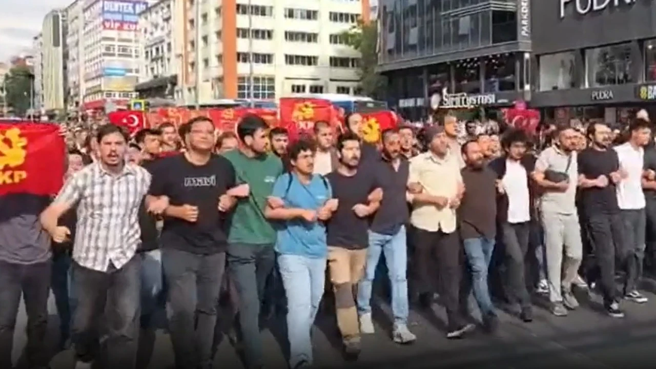 TKP'den Ankara'da NATO Zirvesi'ne protesto: Polis müdahale etti, çok sayıda kişi gözaltına alındı