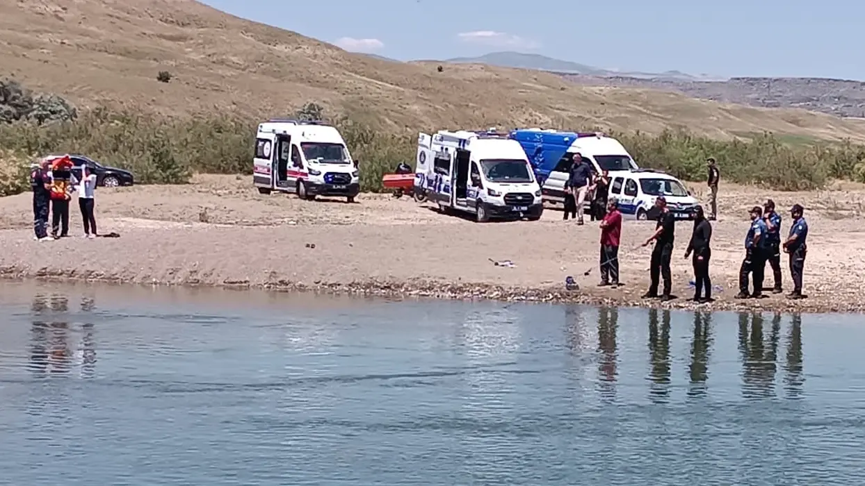 Kızılırmak'ta korkunç olay! Akıntıya kaybolan 2 kişi kayboldu