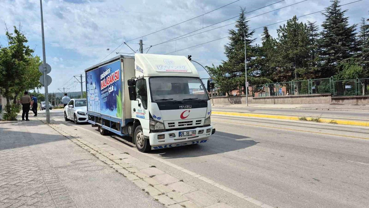 Eskişehir'de su kamyonu 9 yaşındaki çocuğa çarptı
