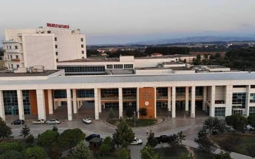 Hastane personeli, gıda zehirlenmesi şüphesiyle tedaviye alındı
