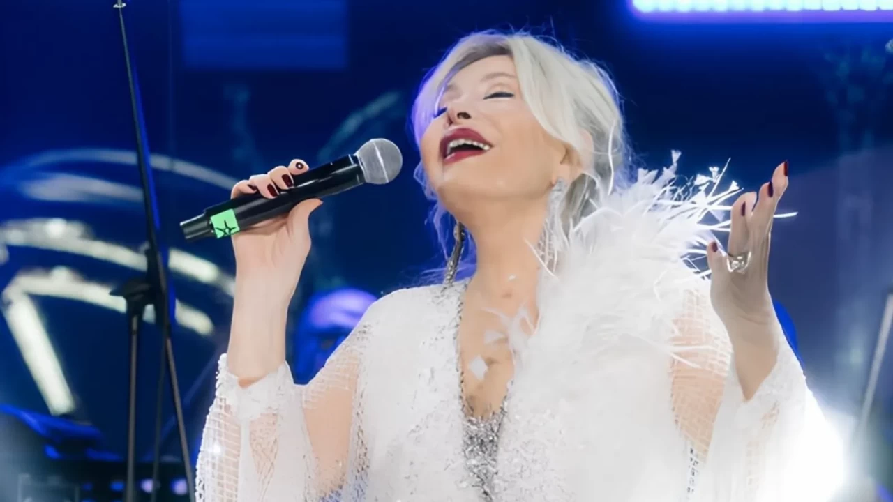 Emel Sayın konserlerini erteledi: Sağlık sorunu nedeniyle sahneye ara verdi