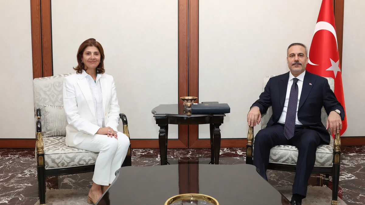 Dışişleri Bakanı Fidan'dan önemli kabul: BM Sekreteri’nin Kıbrıs Şahsi Temsilcisi'ni kabul etti