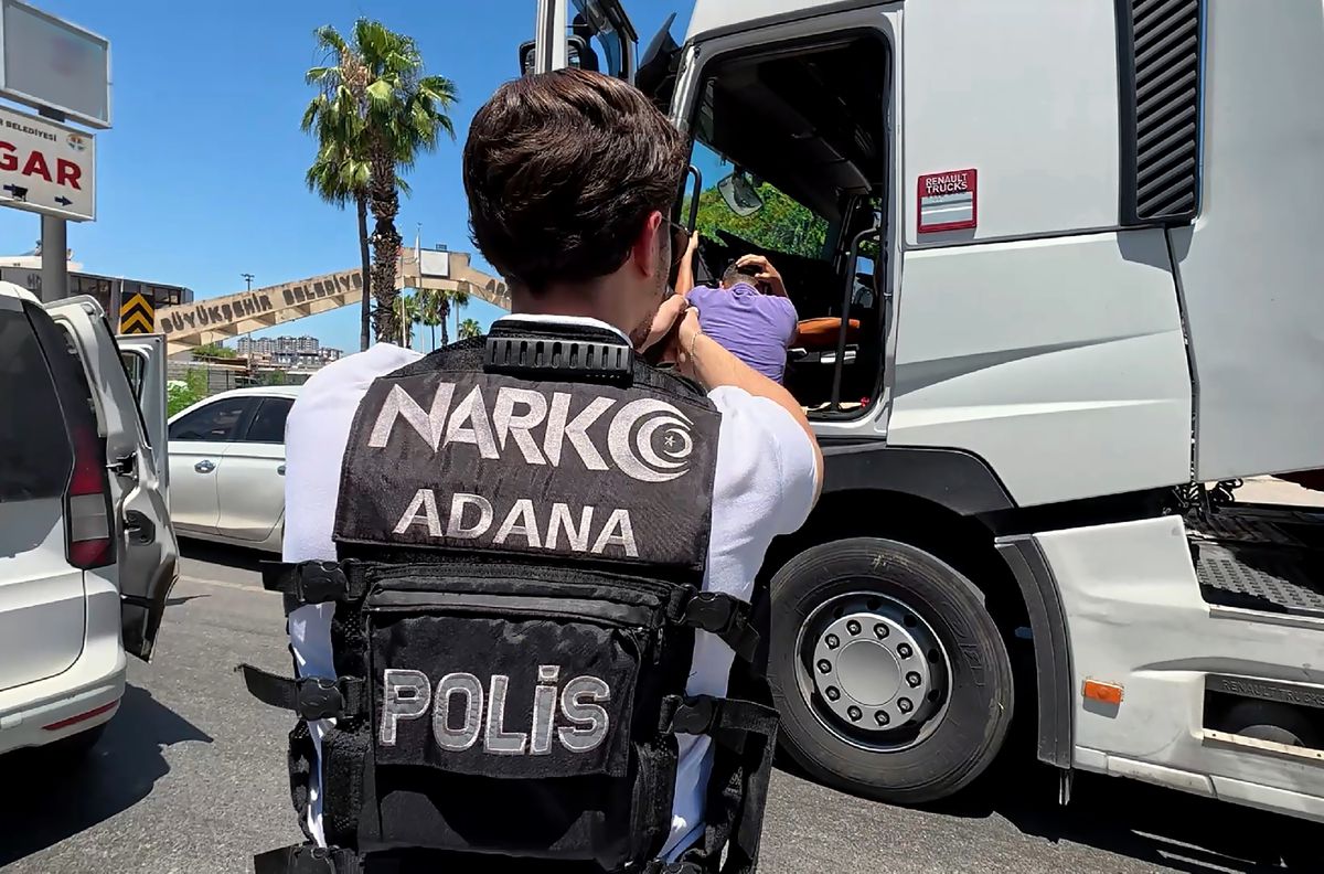 TIR'da 1,8 milyon uyuşturucu hap ele geçirildi
