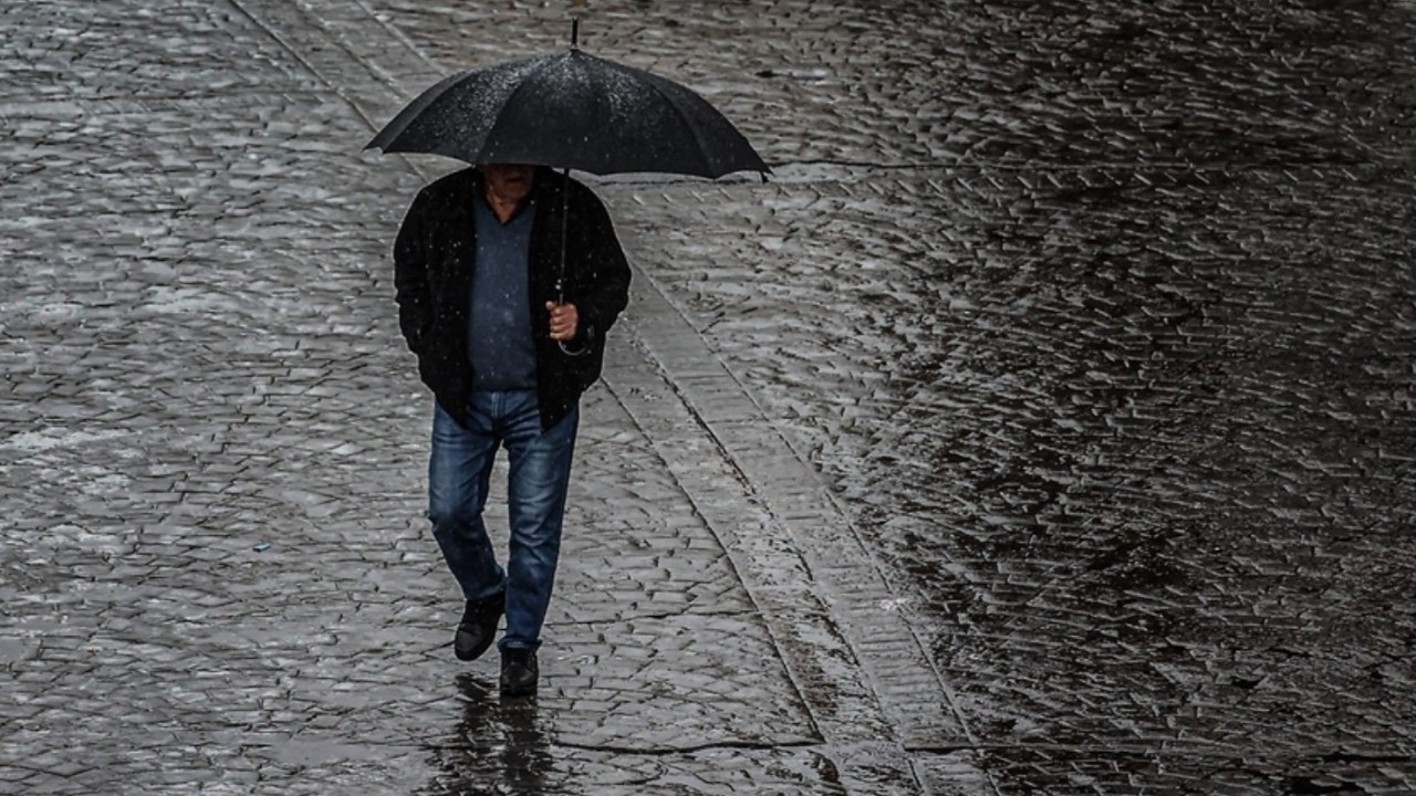 Meteoroloji'den çok sayıda il için gök gürültülü sağanak uyarısı