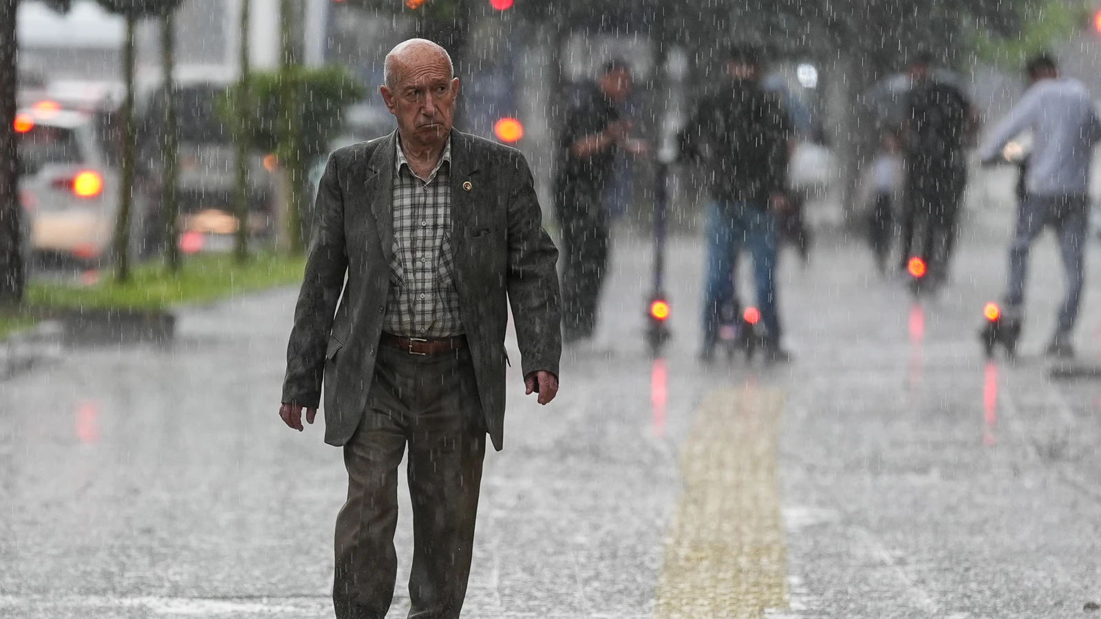 Bu 9 şehirde yaşayanlar gök gürültülü sağanak yağışa dikkat!