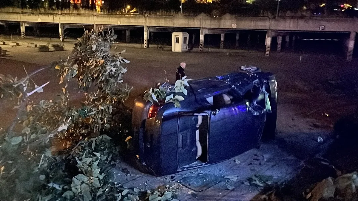 Bursa'da feci çarpışma! Sürücü kaçtı, 4 kişi hastanelik oldu