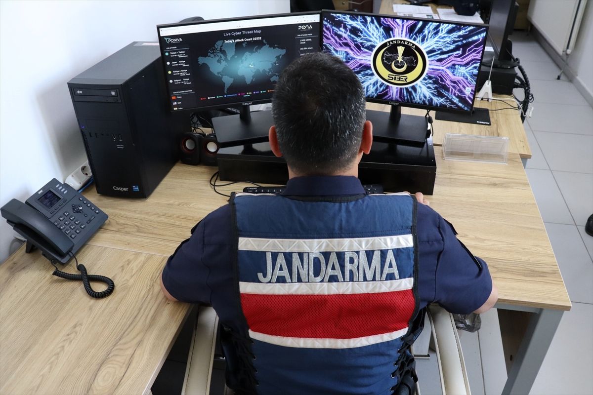 Gaziantep'te siber dolandırıcılık operasyonunda 16 şüpheli yakalandı