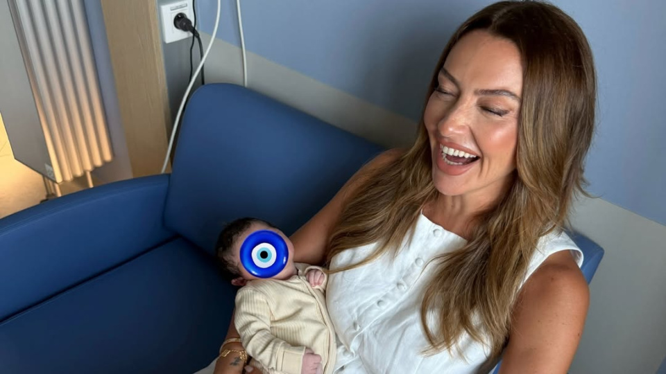 Hadise Açıkgöz'ün ikinci yeğen mutluluğu