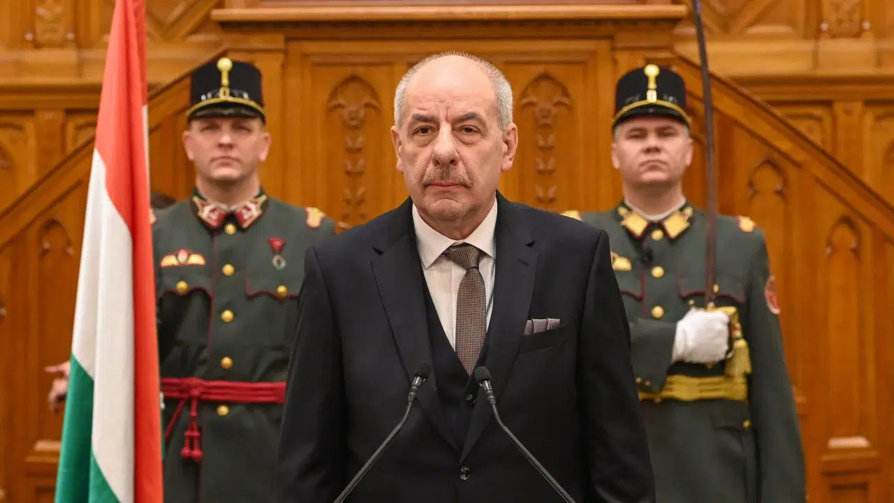 Macaristan Parlamentosu’ndan tarihi karar: Cumhurbaşkanı görevden alınıyor