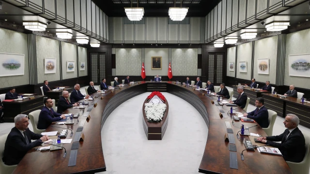 Sinan Burhan canlı yayında Kabine revizyonunun şifrelerini anlattı: Değişiklik için o tarihin işaretini verdi