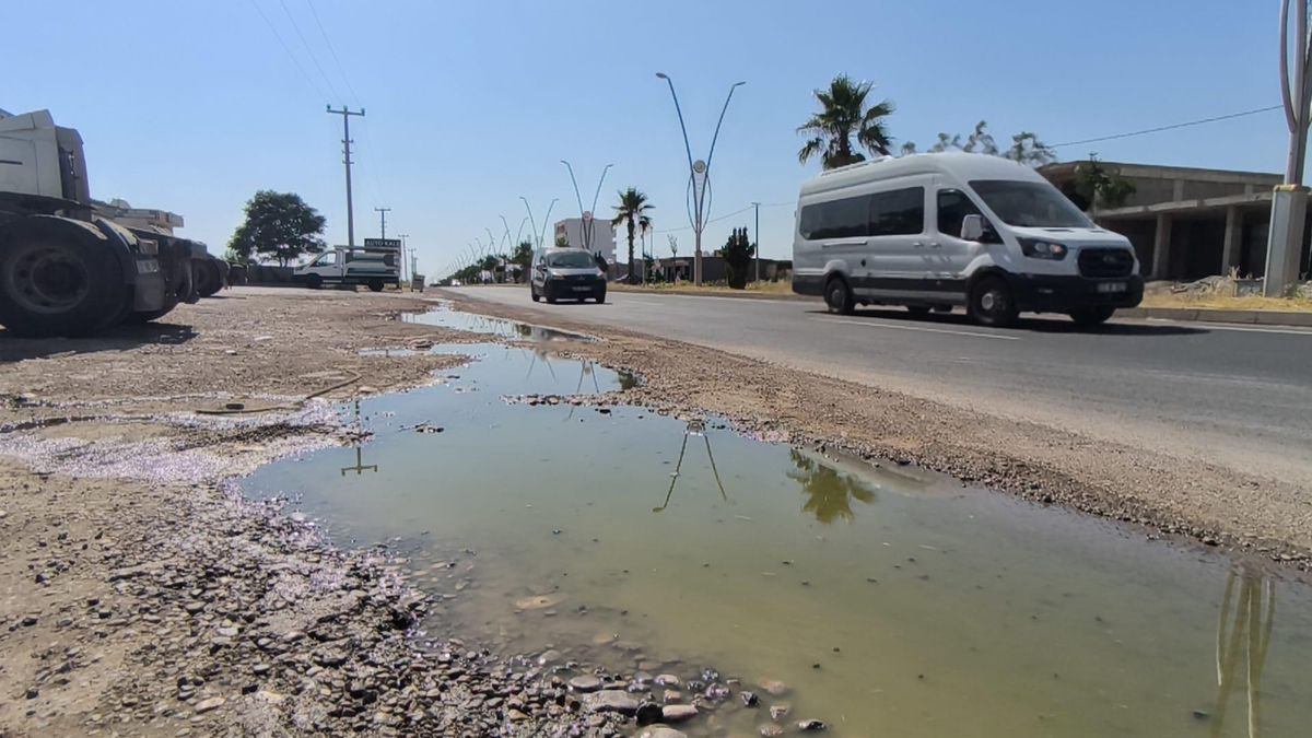 Silopi'de kanalizasyon suları 6 yıldır İpek Yolu Bulvarı'na akıyor