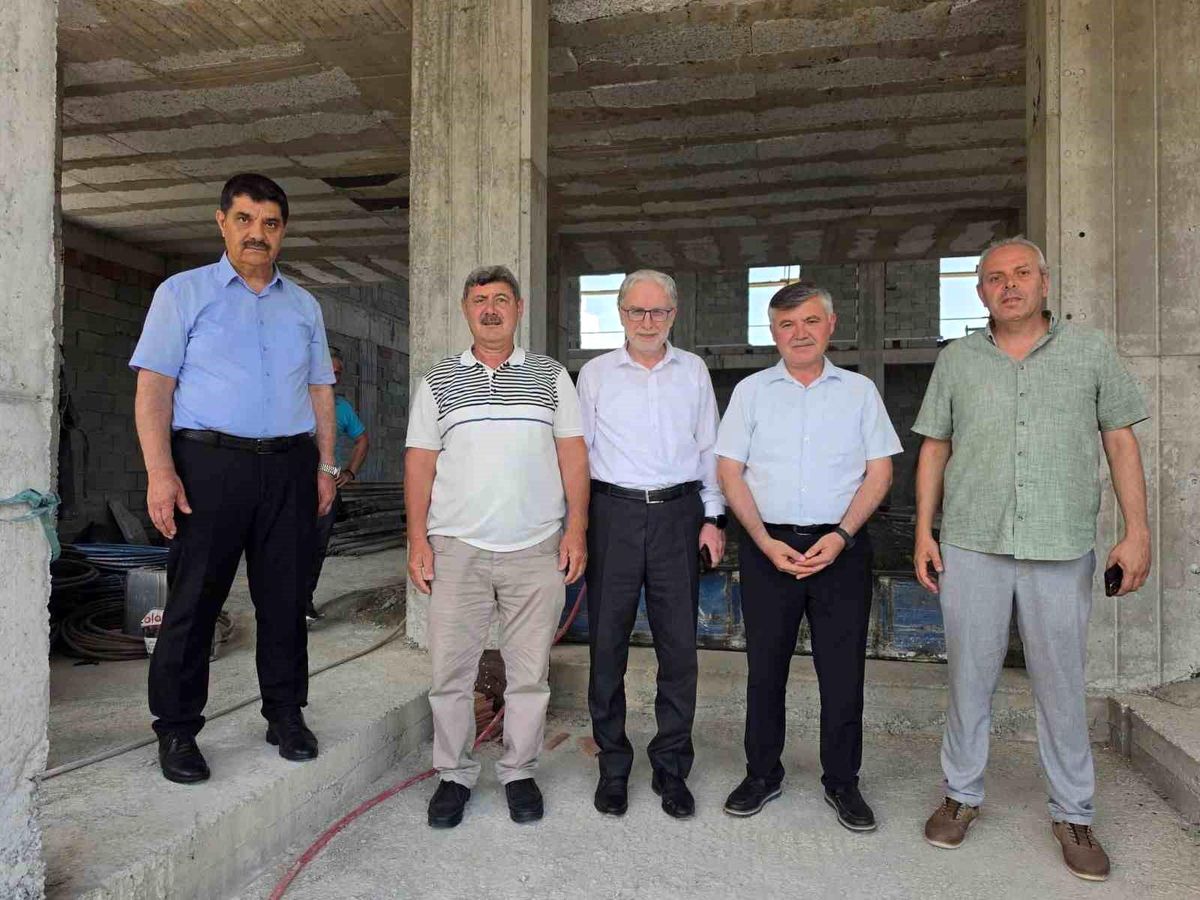 Köyceğiz Zeytinalanı Merkez Camii inşaatı hızla yükseliyor
