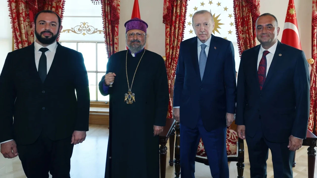 Erdoğan, Türkiye Ermenileri Patriği Sahak Maşalyan ile bir araya geldi