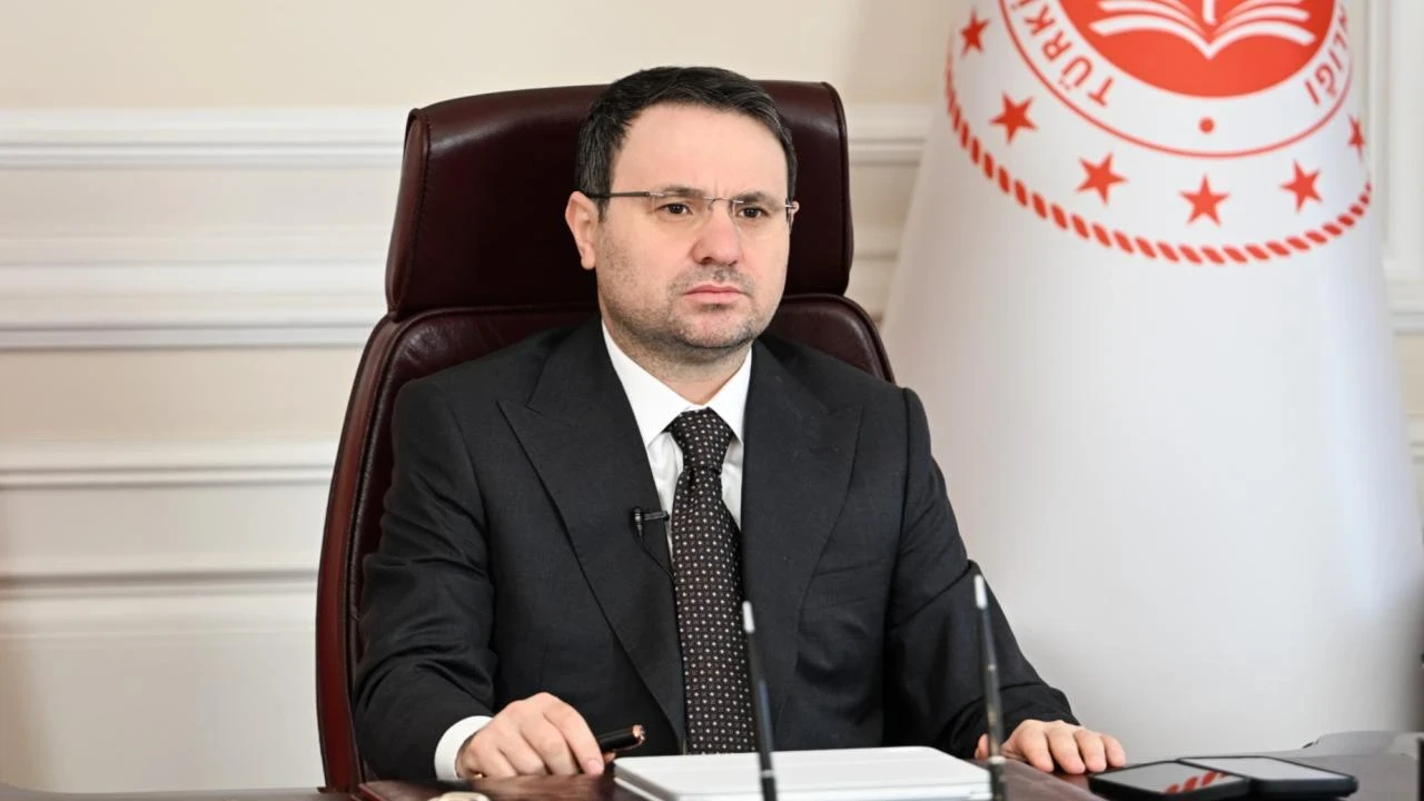 Şapkalılar Çetesi'ne 5 ilde eş zamanlı operasyon: 32 şüpheliye adli işlem! Bakan Gürlek: Operasyonlarımız kökleri kazınana dek devam edecek